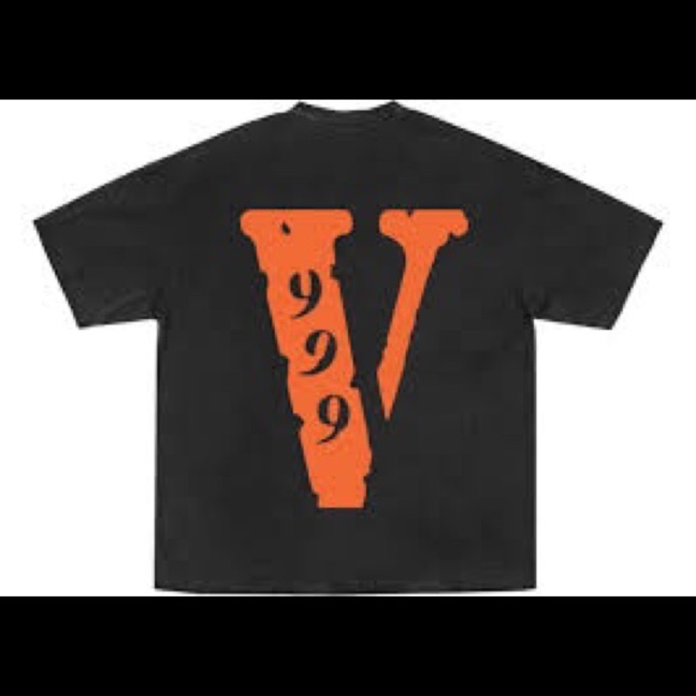 - Vlone shirt Sz XL